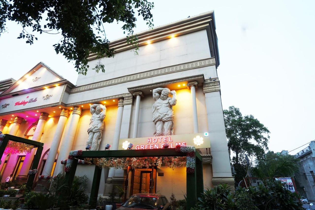 Capital O Green Palms Near Jhilmil Metro Station Hotel New Delhi Eksteriør billede