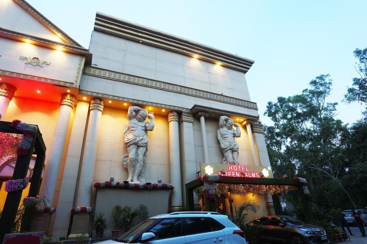 Capital O Green Palms Near Jhilmil Metro Station Hotel New Delhi Eksteriør billede